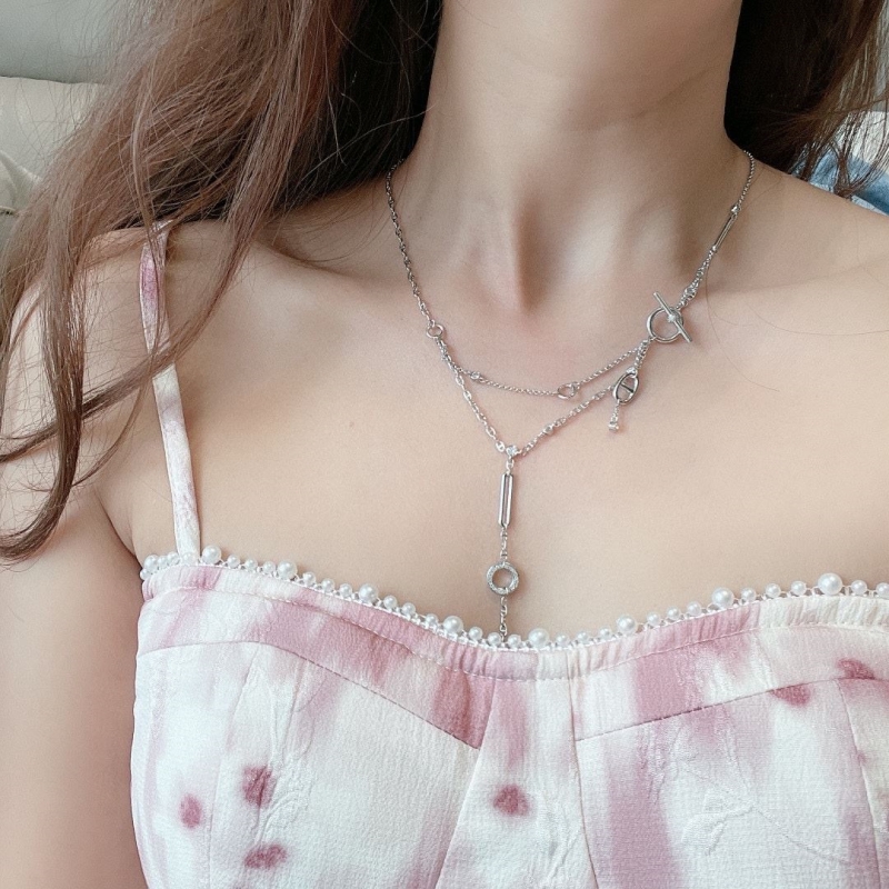 H**me5 necklaces